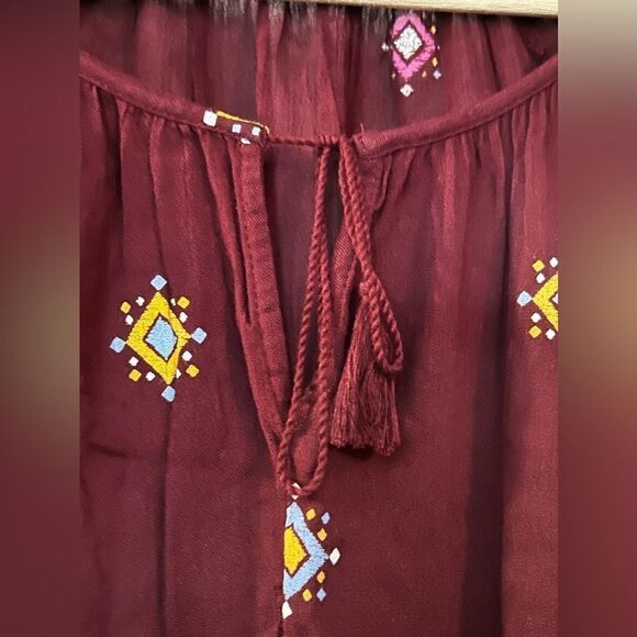 Old Navy Women’s Medium red geometric boho sexy swing Blouse - NWT peasant top - Picture 4 of 9